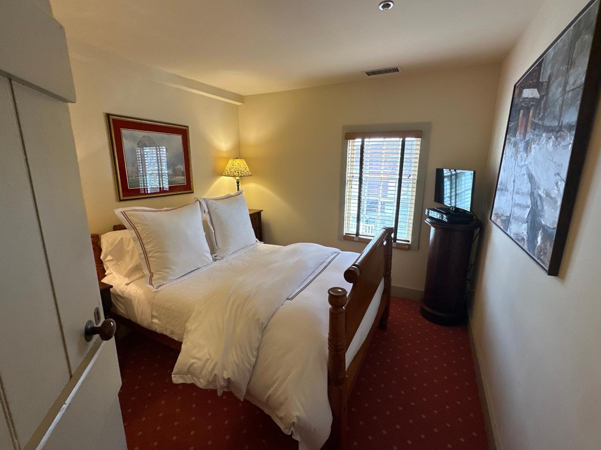 The 1708 House Bed & Breakfast Southampton Dış mekan fotoğraf